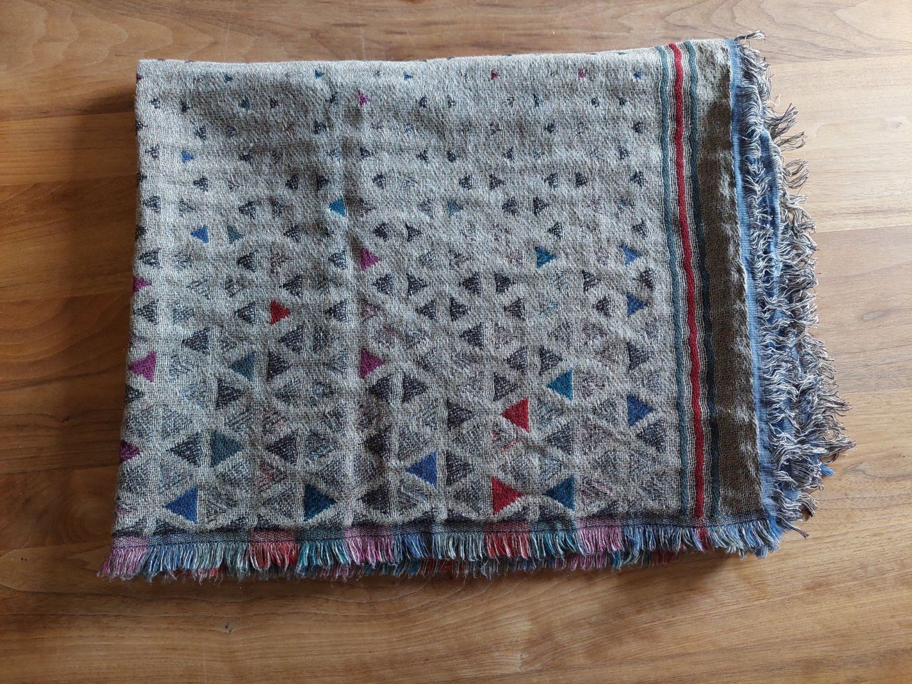 Foulard & Sciarpe: Fransenschal bunt gemustert von The Moshi – Usato da Brunnen venduto da Livianda 2