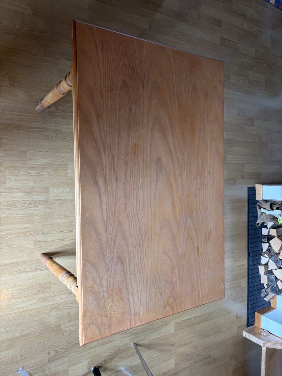 Scrivanie: Schreibtisch aus Holz – Usato da Uster venduto da johannes.richert 1