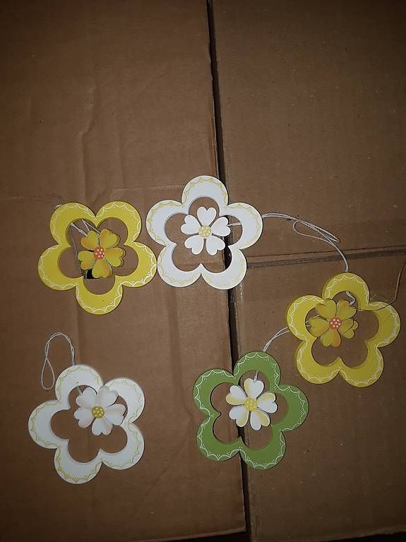 Tutte le decorazioni: Holz Schmetterling und Blumen – Usato da Studen SZ venduto da Kbybrig 2