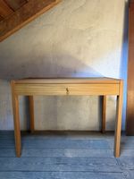 Schlichter Schreibtisch Massivholz