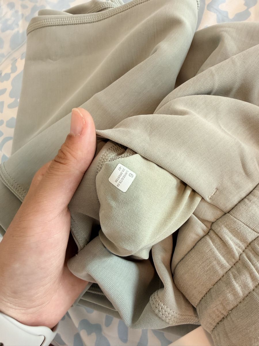 Lululemon Pantalons: Lululemon Softstreme HR pants - size 6 – Neuf (Voir description) à Regensdorf par Let-me-win-please 4