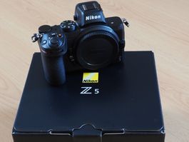 NIKON Z5 mit Nikon Swiss Garantie