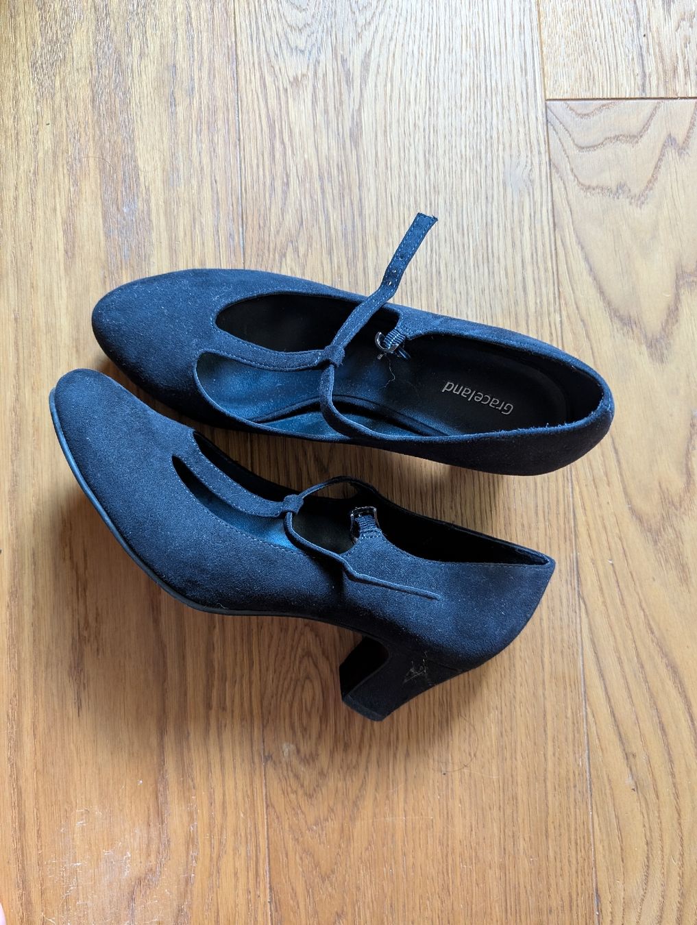 Graceland Damenschuhe: Schuhe/Pumps Riemchen schwarz – Gebraucht aus Bonstetten von Ghwynnlian 3