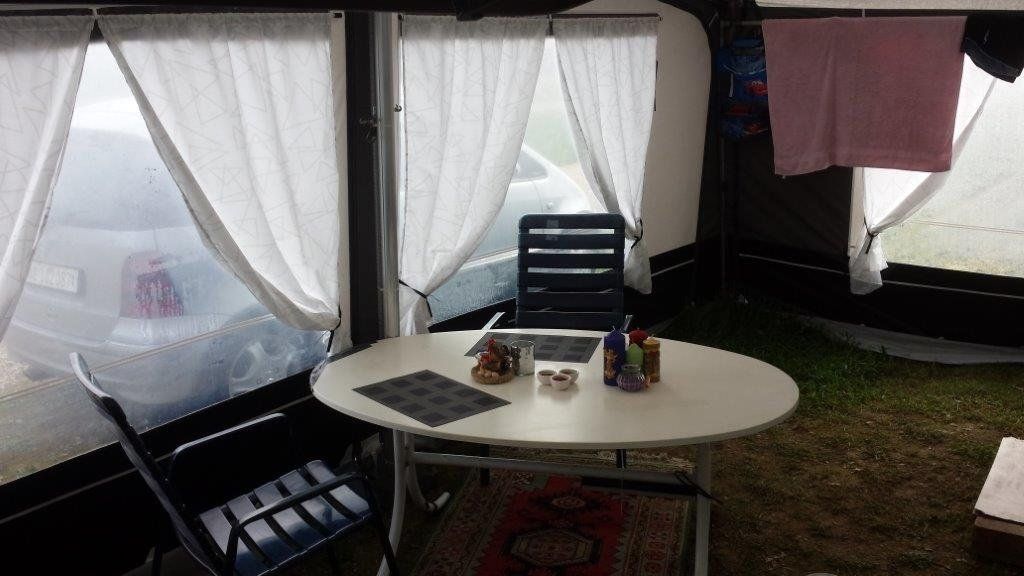 Camping Fahrzeuge: Wohnwagen mit Mover, Vorzelt u. Markise – Gebraucht aus Aarburg von ebbe_im_portemonnaie 1