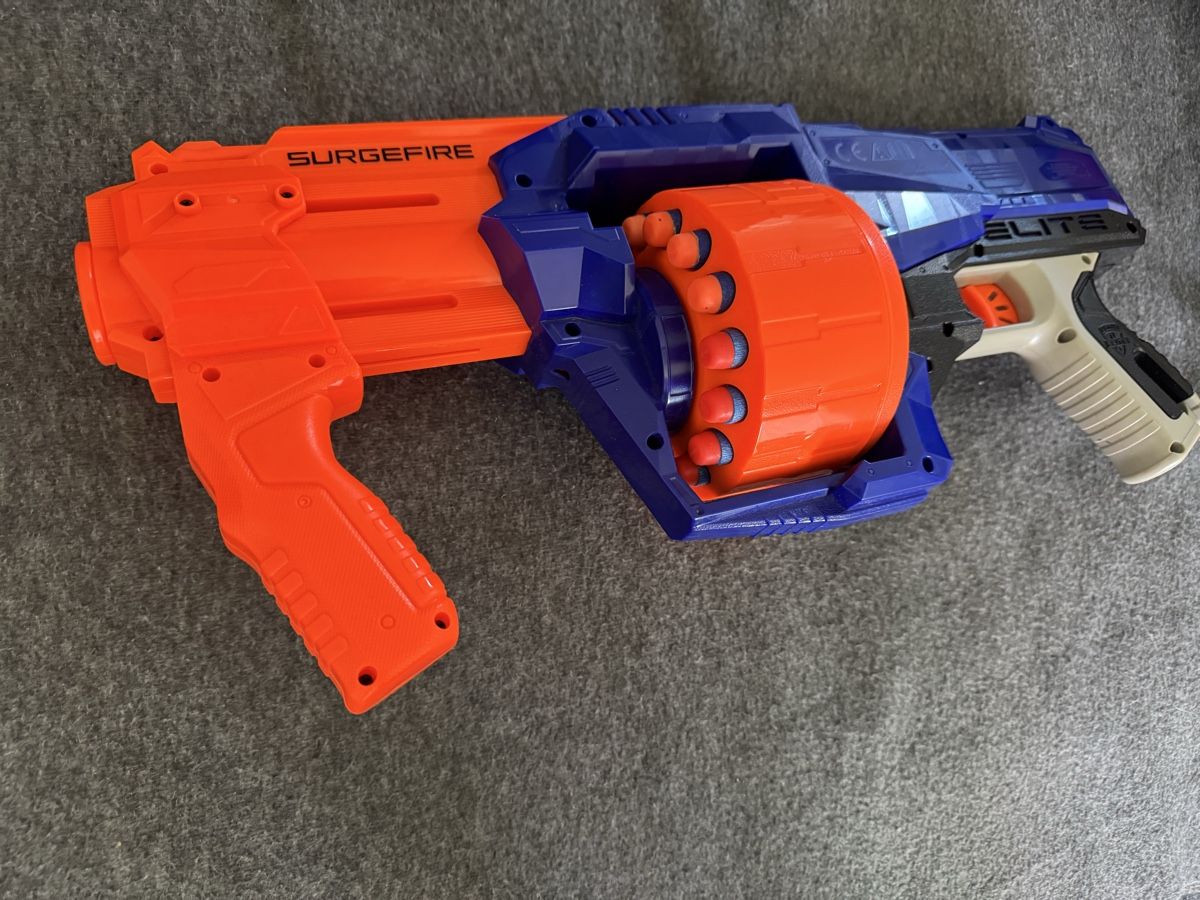 Nerf Giocattoli: NERF Elite Surgefire Trommelblaster, gebraucht – Usato da Würenlos venduto da Ndingo