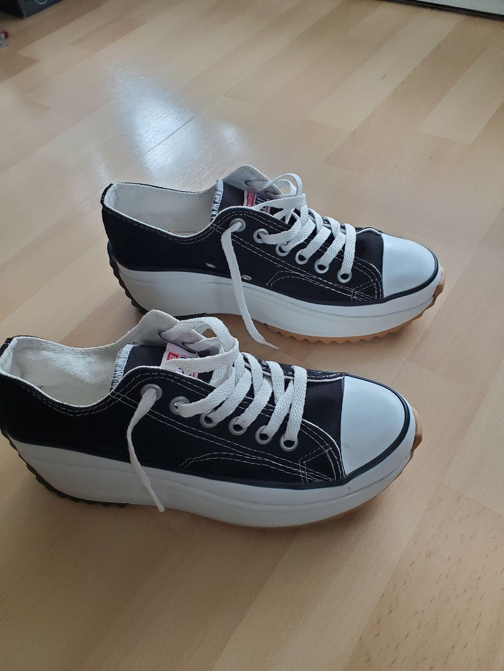 Converse Scarpe da donna: Nagelneue Converse gr.40 – Nuovo (secondo la descrizione) da Diepoldsau venduto da TripleX 1