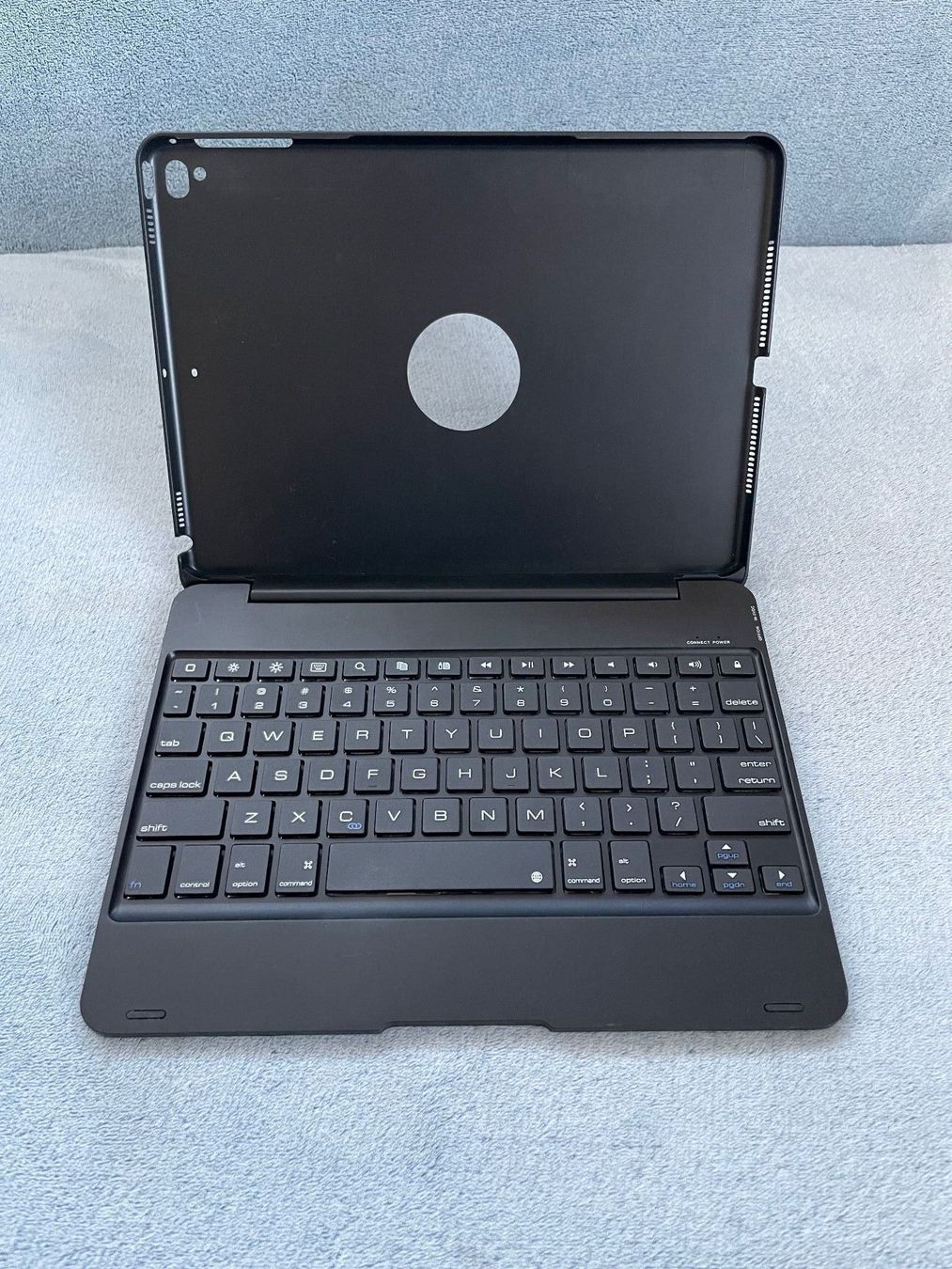 Claviers: Wireless Keyboard Bluetooth – D'occasion à MAGDEN par GoldenEagle2020