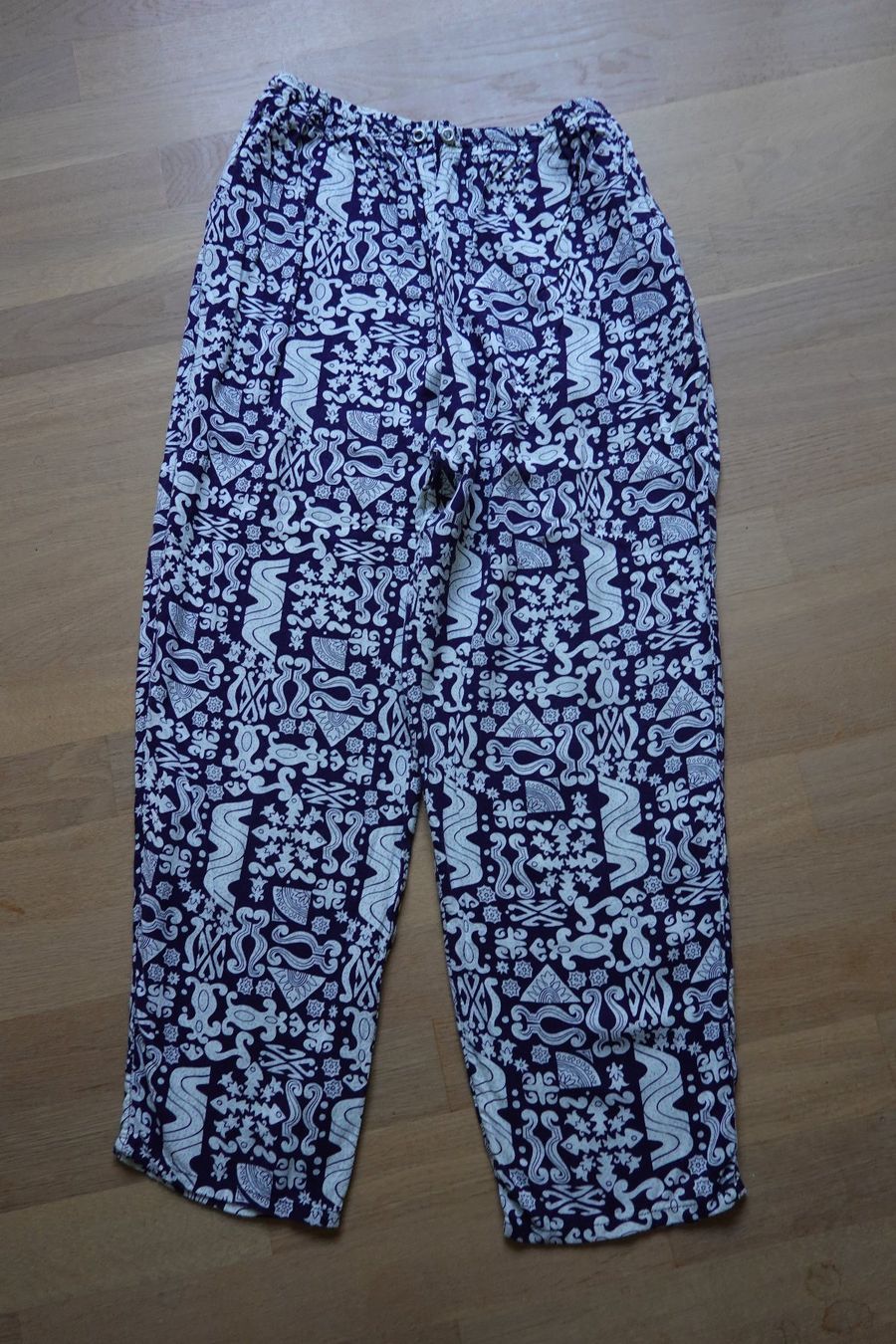 Pantaloni: Batikmuster Hose - Sommerhose - M - dunkelblau-weiss – Usato da Jona venduto da simongarden