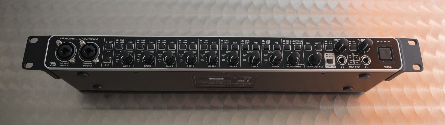 Behringer Equipement studio: Behringer U-PHORIA1820 USB-Audiointerface – D'occasion à Basel par PondstreetStudios 1