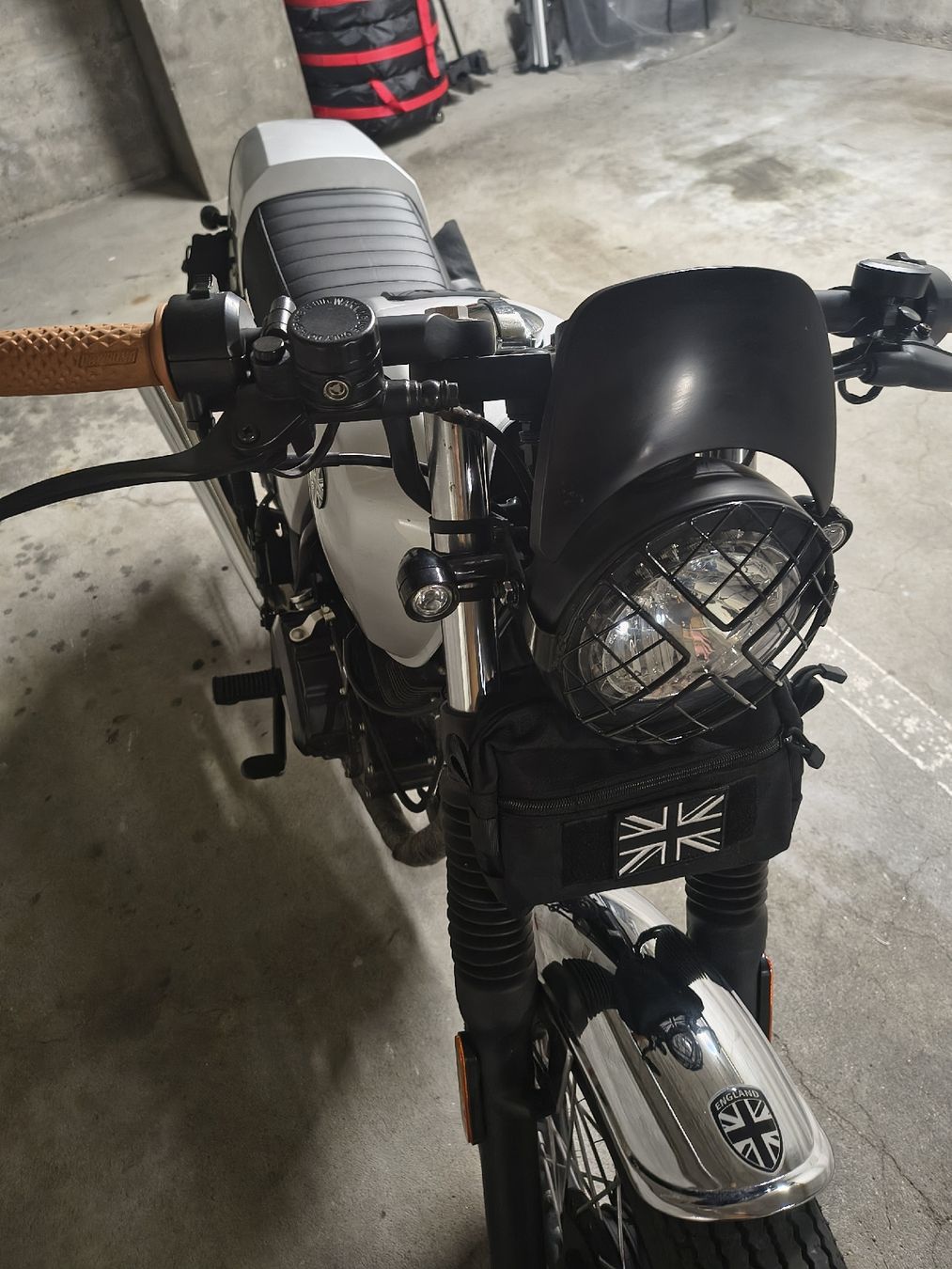 Brixton Motorcycles Altro: Brixton 125 Café Racer – Usato da Kriens venduto da Petu0 4