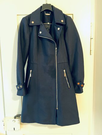 Woman’s Navy Trenchcoat - 36