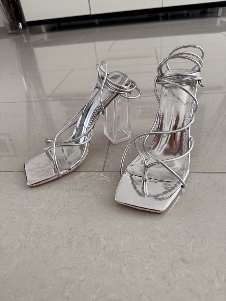 Chaussures femmes: Chrome Heels  – Neuf (Voir description) à Binz par Ladykatsumii 1