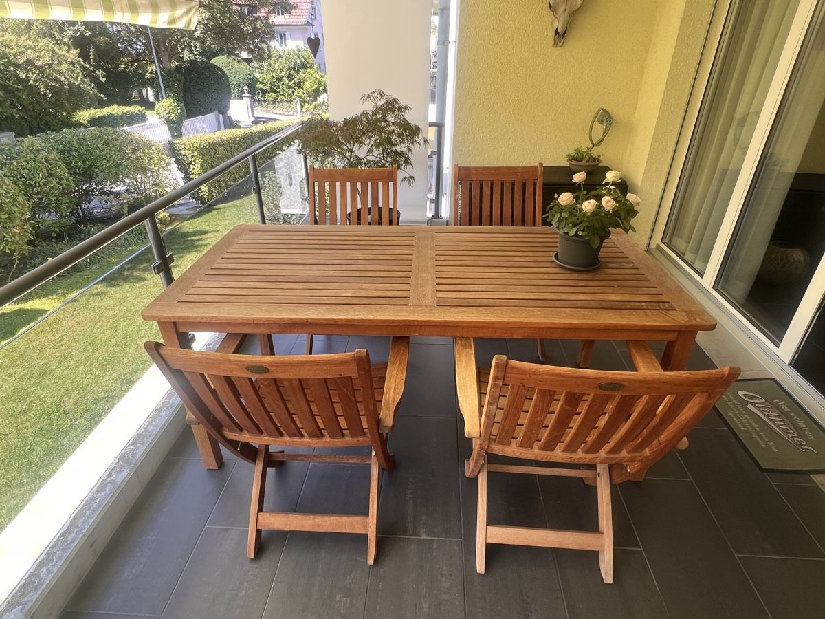 Tavoli: Teak Holz Gartentisch mit Stühlen – Usato da Uetikon am See venduto da 150960 1