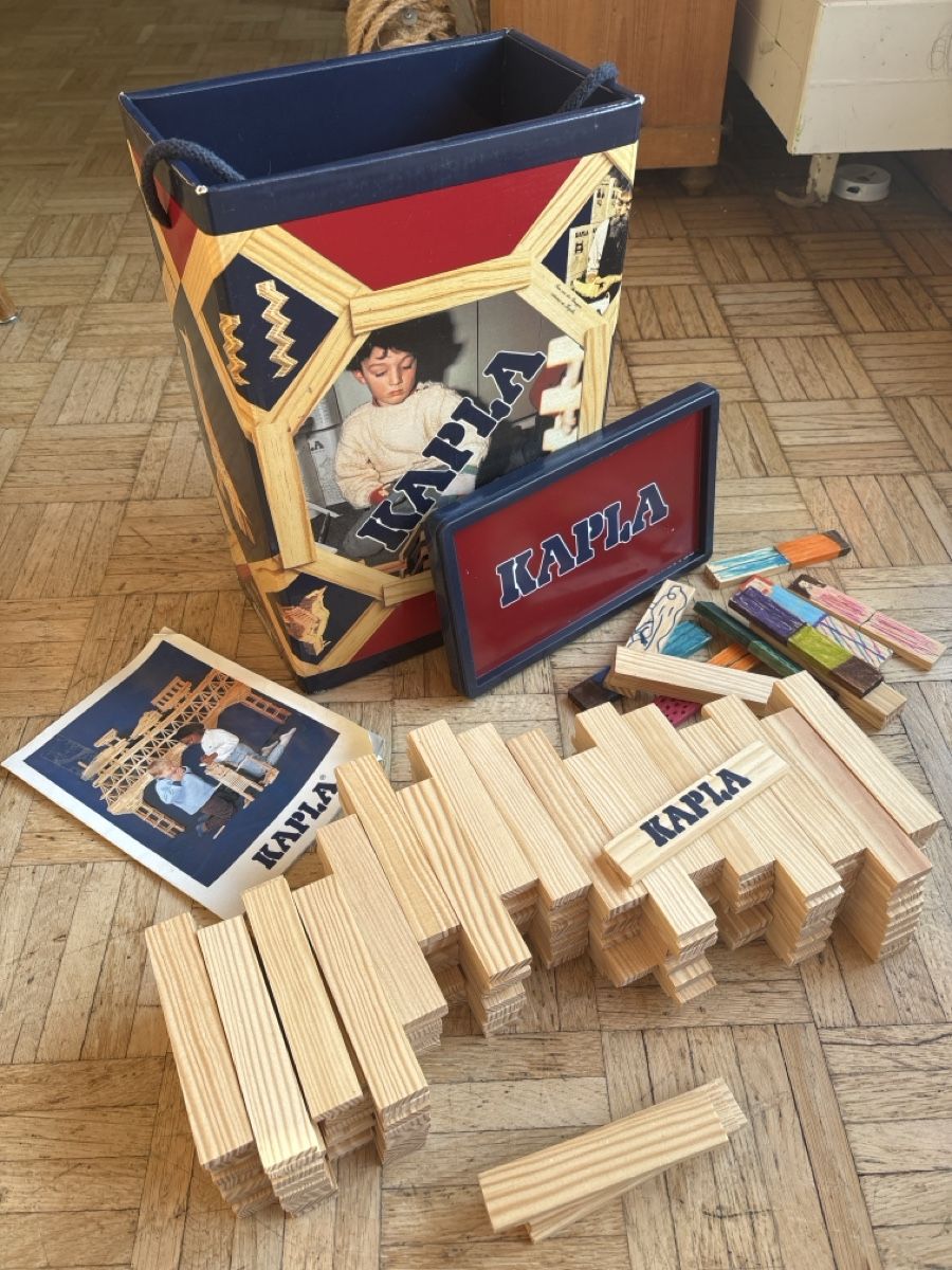 Spielzeuge: Kapla Box 174 Teile im Rohzustand – Gebraucht aus Zürich von frosch2007