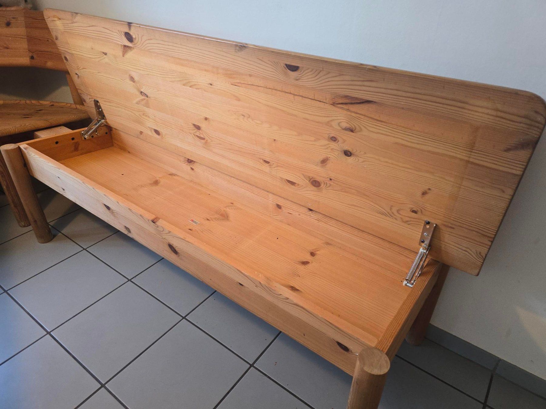 Tavoli: Ausziehtisch mit Eckbank – Usato da Tennwil venduto da Kasiopeia 3