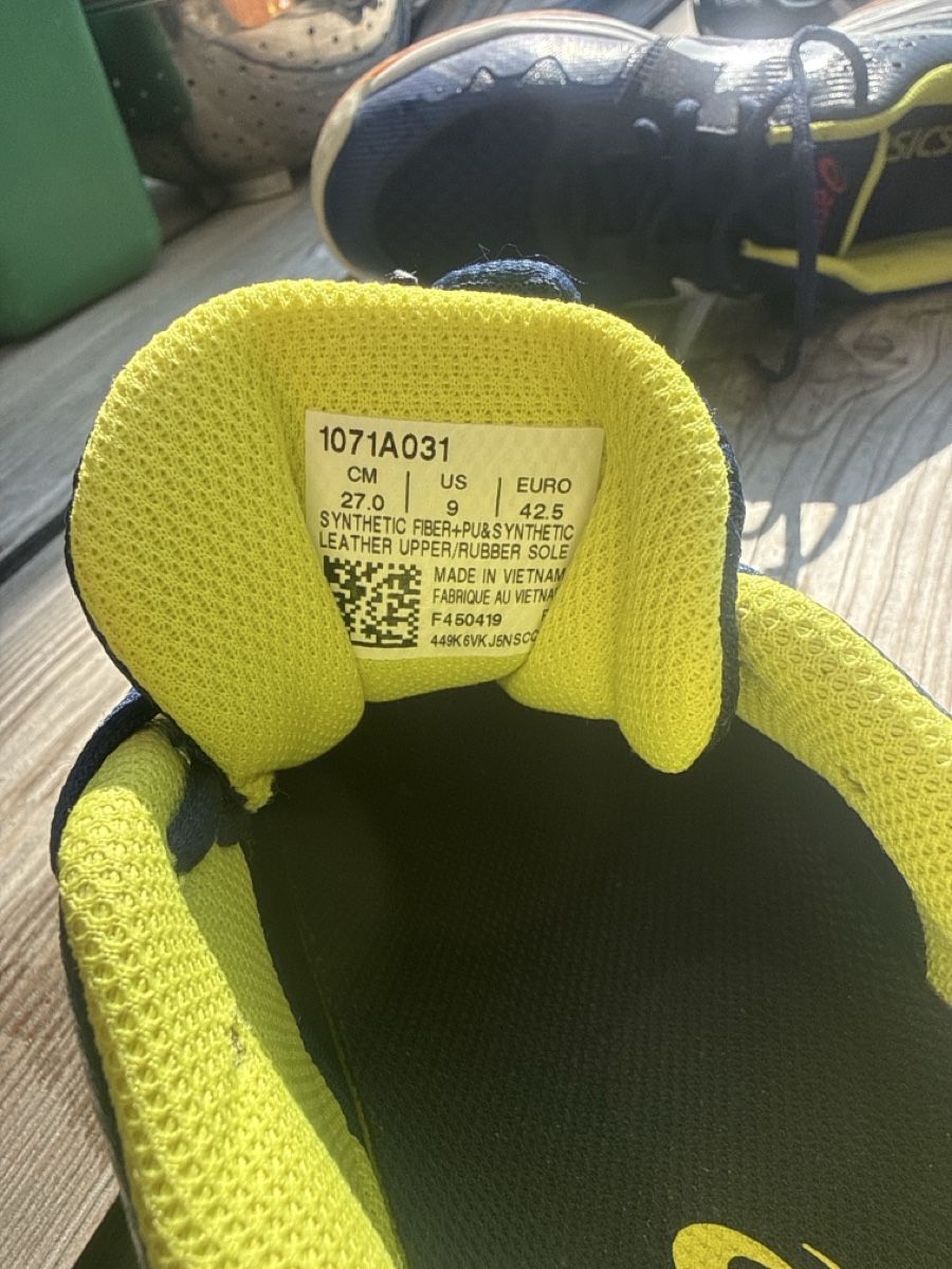 Herrenschuhe: Hallenschuhe ASICS – Gebraucht aus Niederried Interl von stebe92 3