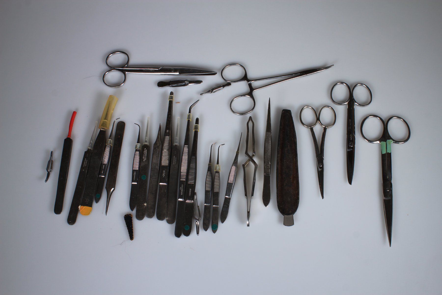 Attrezzature mediche: Grosses Konvolut medizinischer Instrumente – Usato da Basel venduto da IRMAundFRED