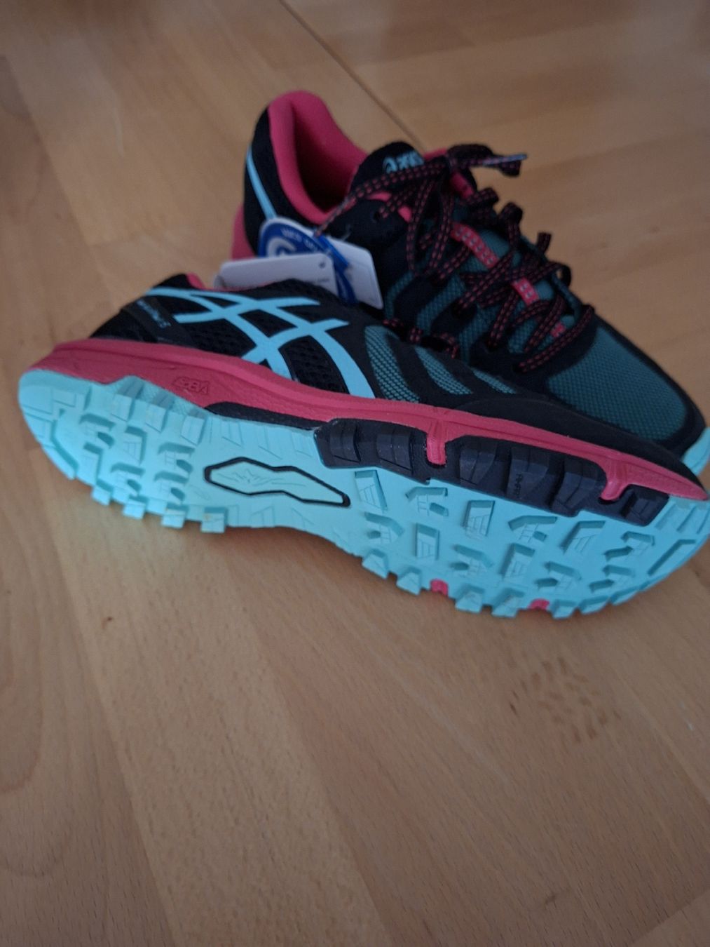 Asics Chaussures femmes: Asics Gel Fujyattack Gr.39 – Neuf (Voir description) à Staad SG par Viola5 1