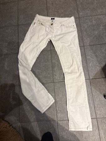 Weisse Damenenjeans Gr. 38
