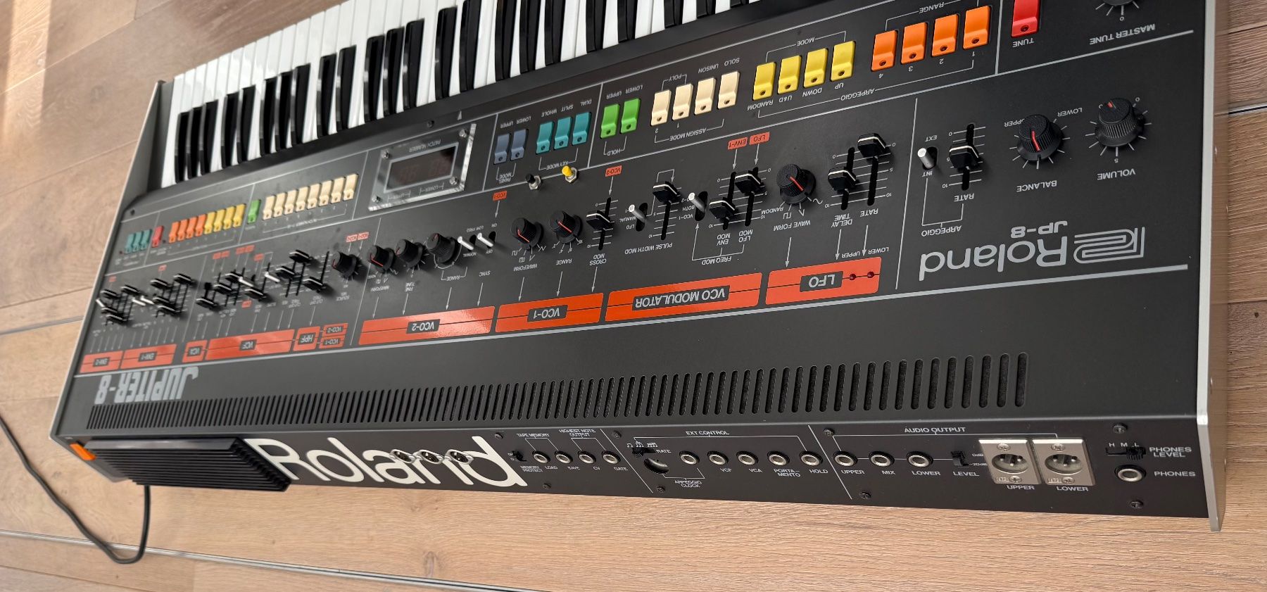 Roland Strumenti musicali: Roland Jupiter-8 – Usato da Meilen venduto da chrismuzik 1