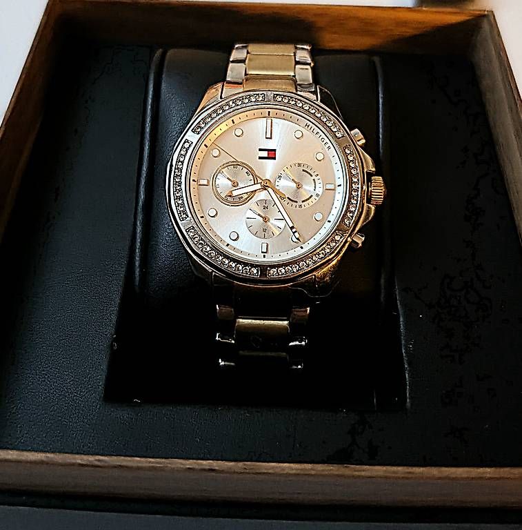 Tommy Hilfiger Uhren: Montre T.Hilfiger – Gebraucht aus Bottens von adr_b9n5 2