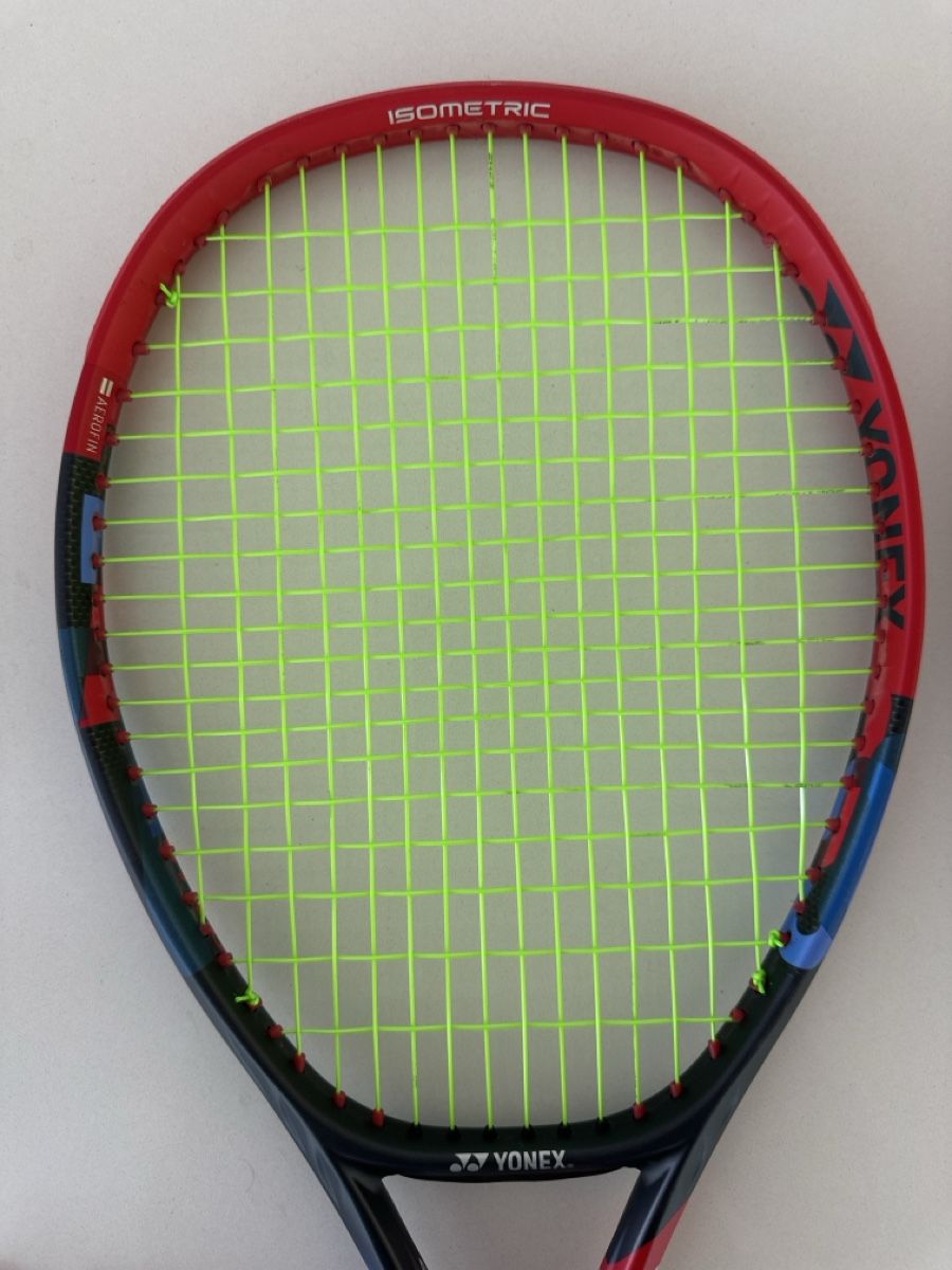 Yonex Raquettes: Yonex Vcore 100 Pro Stock – D'occasion à Adliswil par mbzero01 2