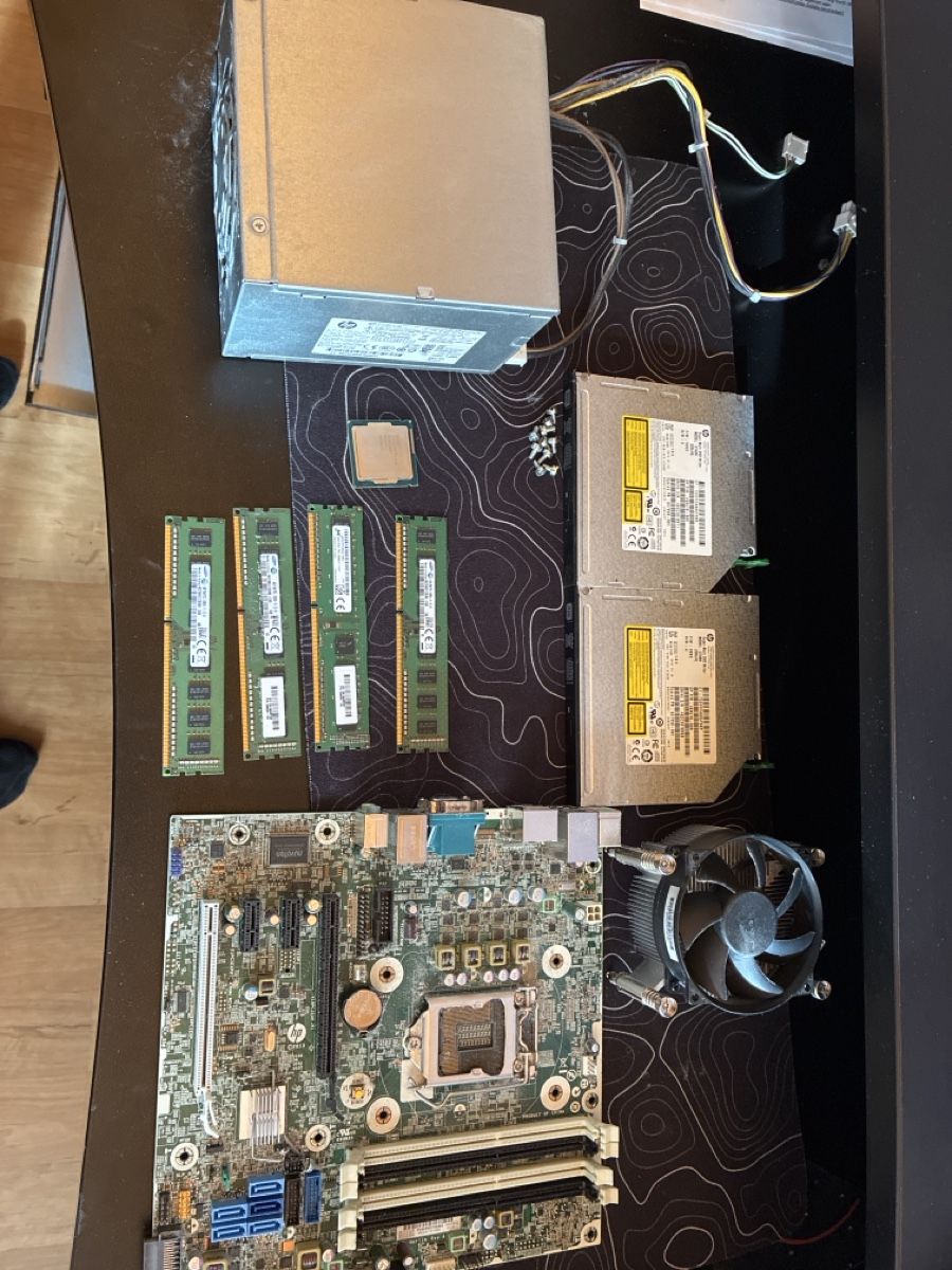 Intel PCs: Verschiedene PC teile Combo – D'occasion à Weisslingen par roe_tz6r