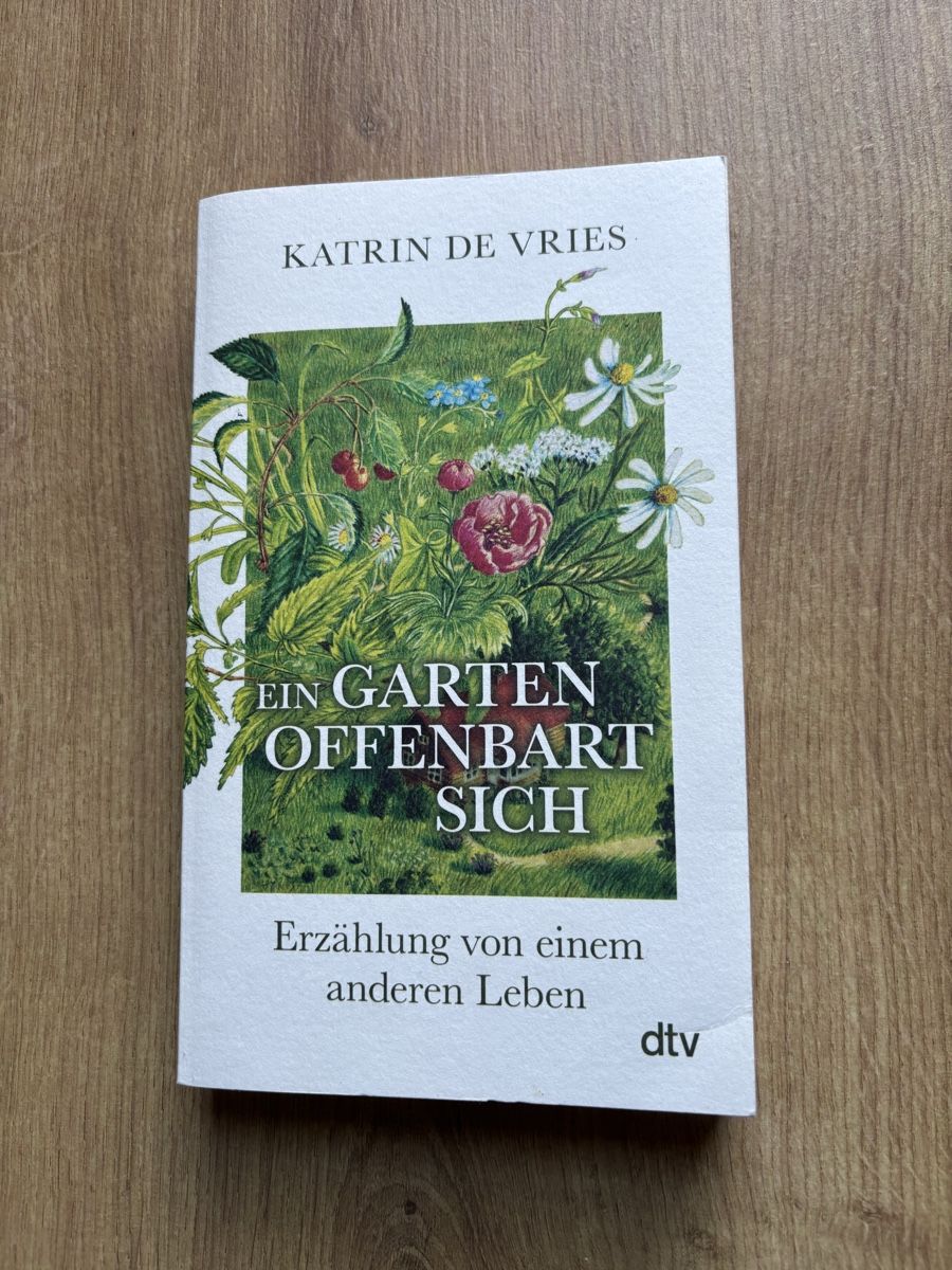 Bücher: Buch Ein Garten offenbart sich – Gebraucht aus Effretikon von fabee