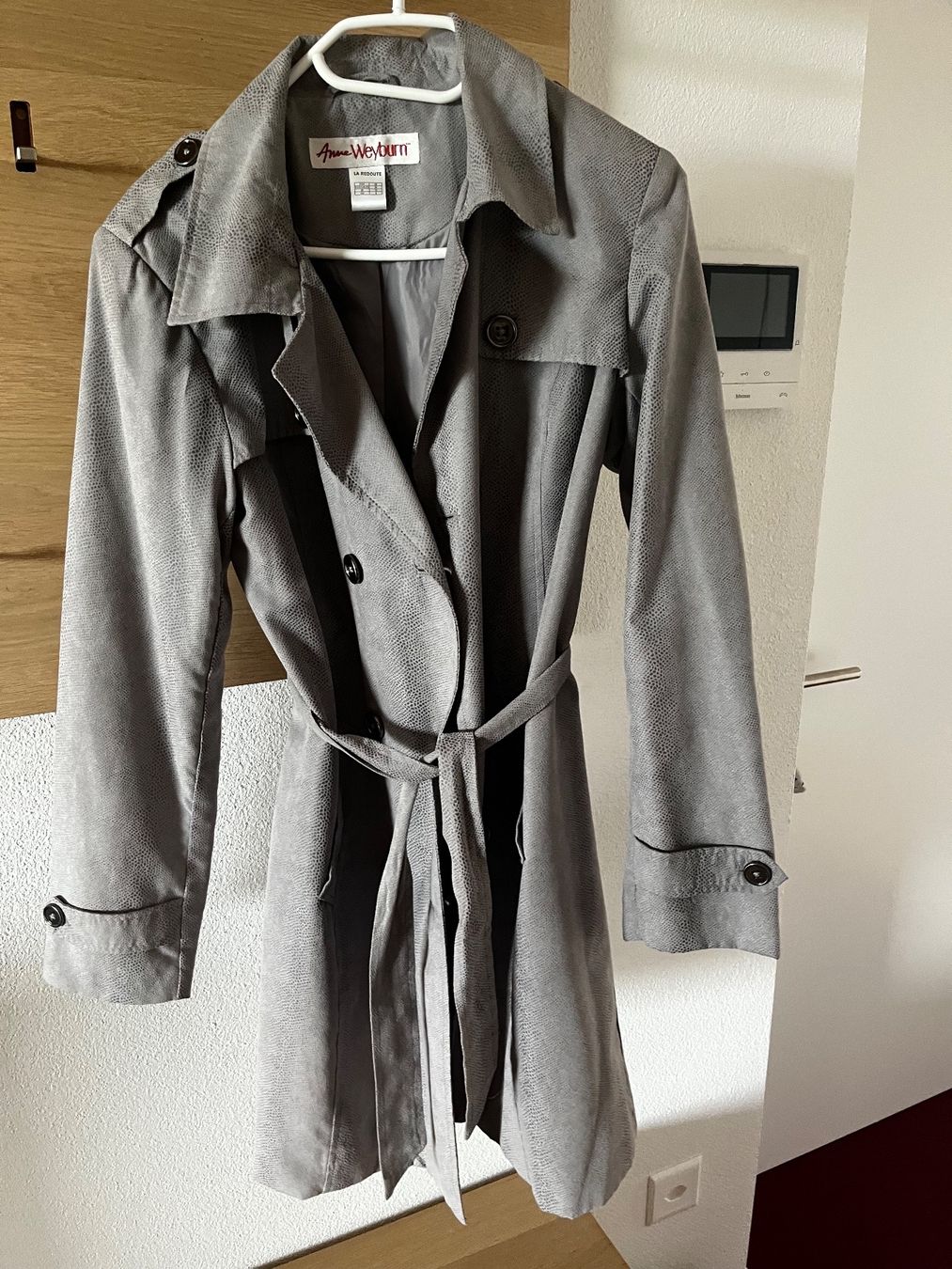 La Redoute Cappotti: Trenchcoat Anne wayburn grau print – Nuovo (secondo la descrizione) da arbon venduto da dakin 3