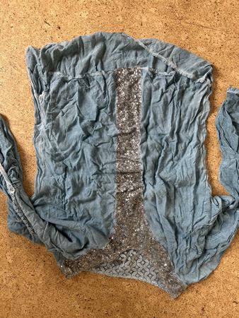 Damen Langarmshirt blau mit Pailletten guter Zustand