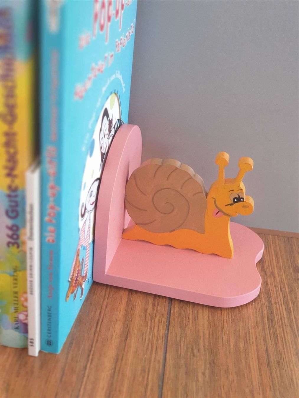 Statuette: **NEUE** Kinder Bücherstütze UNIKAT – Nuovo e nell'imballaggio originale da Buchrain venduto da regenblume3