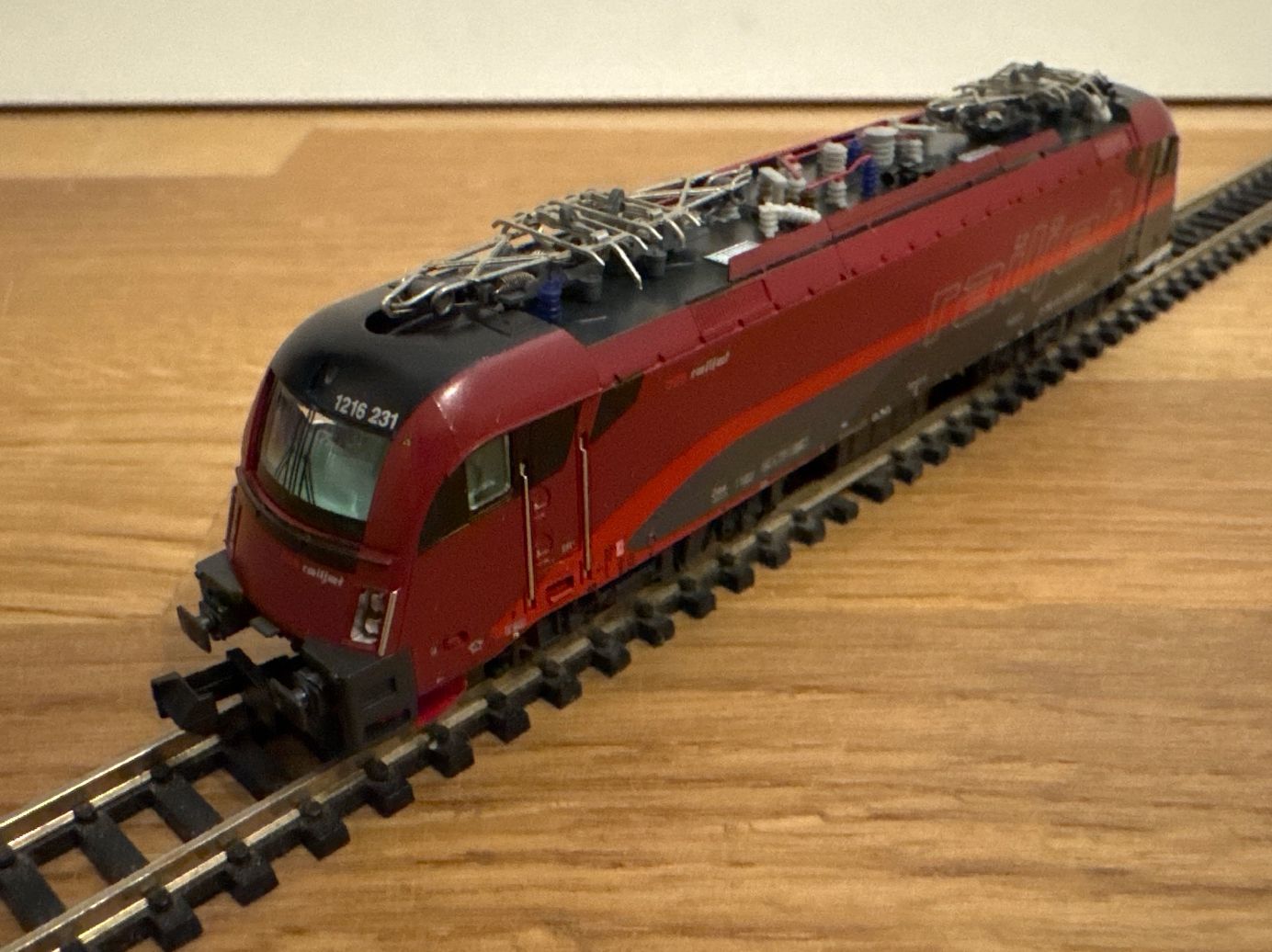 Hobbytrain Modellini di ferrovie: Hobbytrain 2732 ÖBB Br 1216 231"Railjet" – Nuovo (secondo la descrizione) da Schlierbach venduto da Look8 2