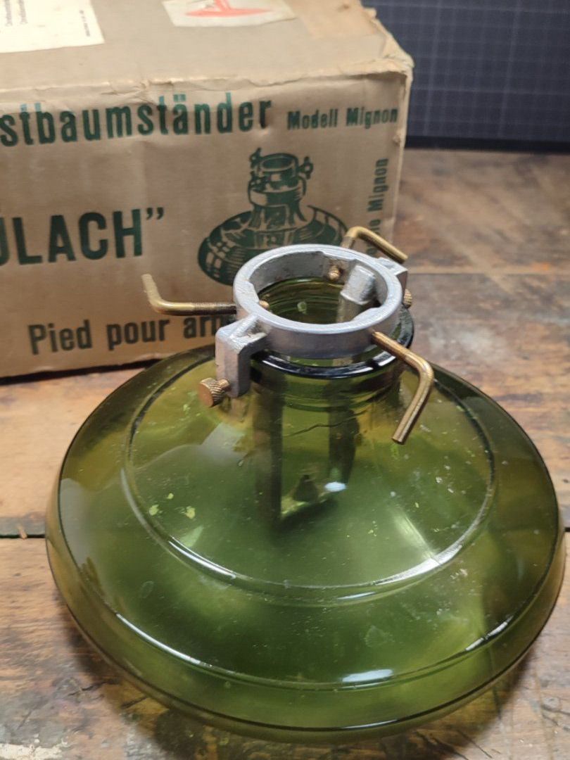 Basi per albero di Natale: Wunderschöner kleiner Bülach Weihnachtsbaumständer – Usato da Gelterkinden venduto da MYSTOREFORYOU4460 1