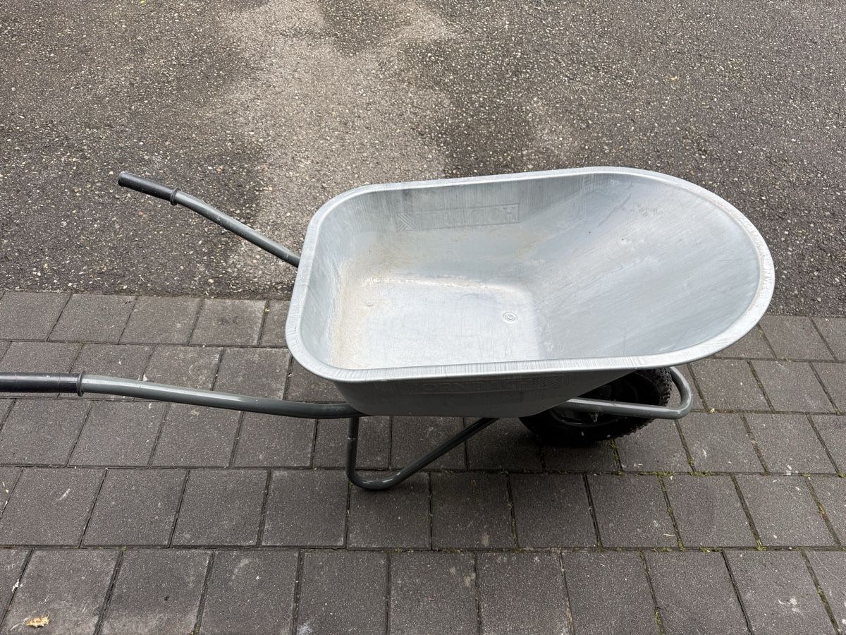 Schubkarren: Schubkarre (fast) neu – Gebraucht aus Biel-Benken BL von pat_lv5v