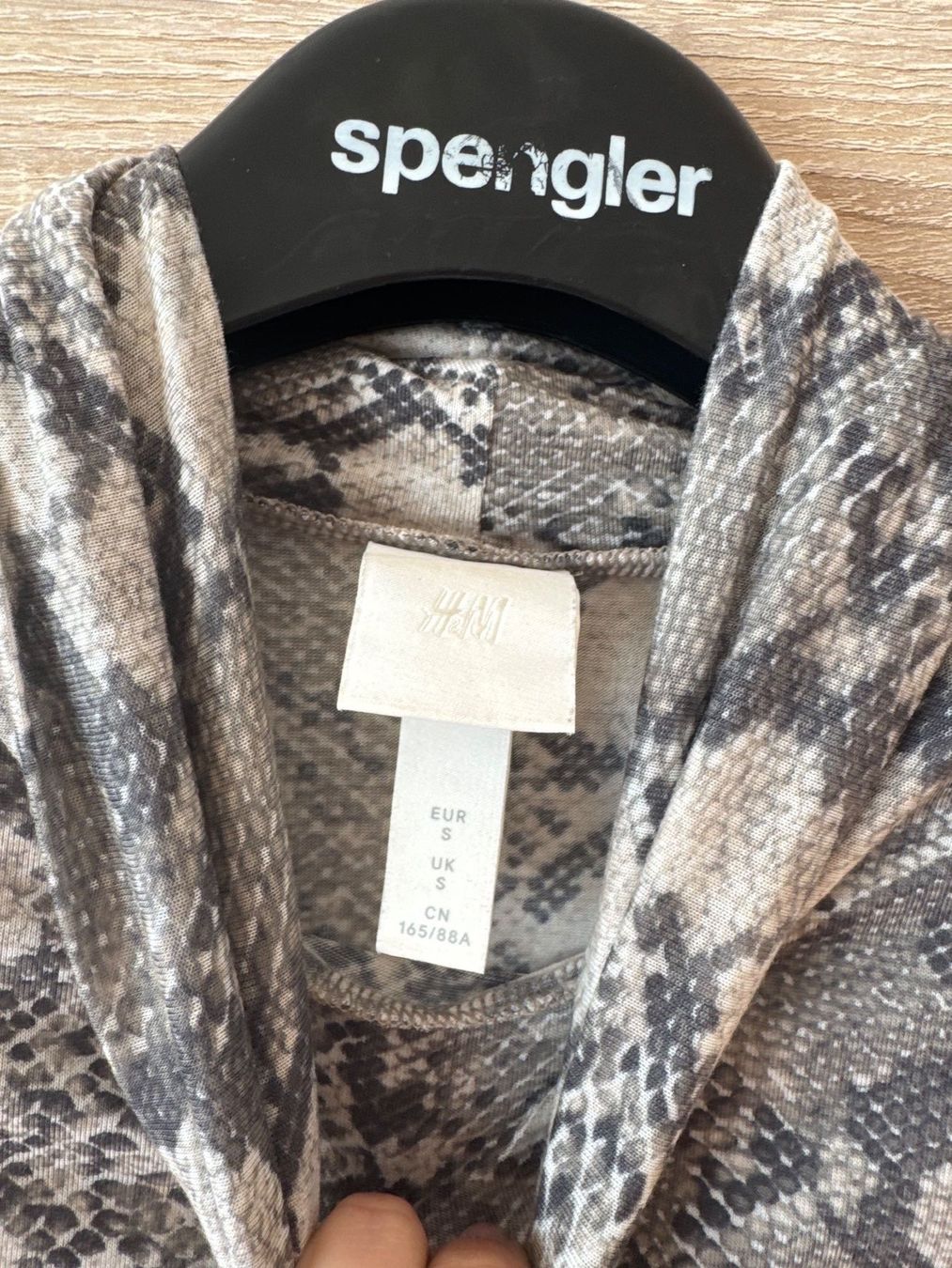 H&M Maglioni & Felpe: Col roulé motif serpent – Nuovo (secondo la descrizione) da Montreux venduto da Izapeche811 1