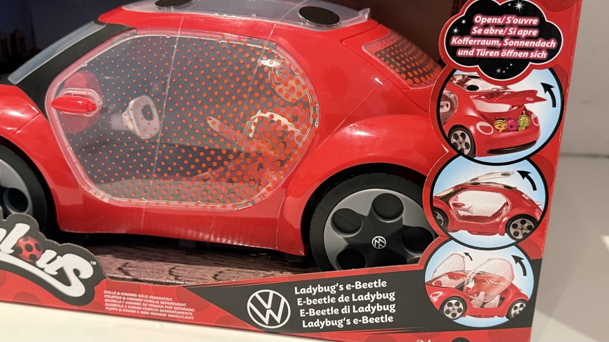 Spielzeuge: Miraculous Ladybug E-Beetle Spielzeugauto neu – Neu und originalverpackt aus Basel von Zomeg 7