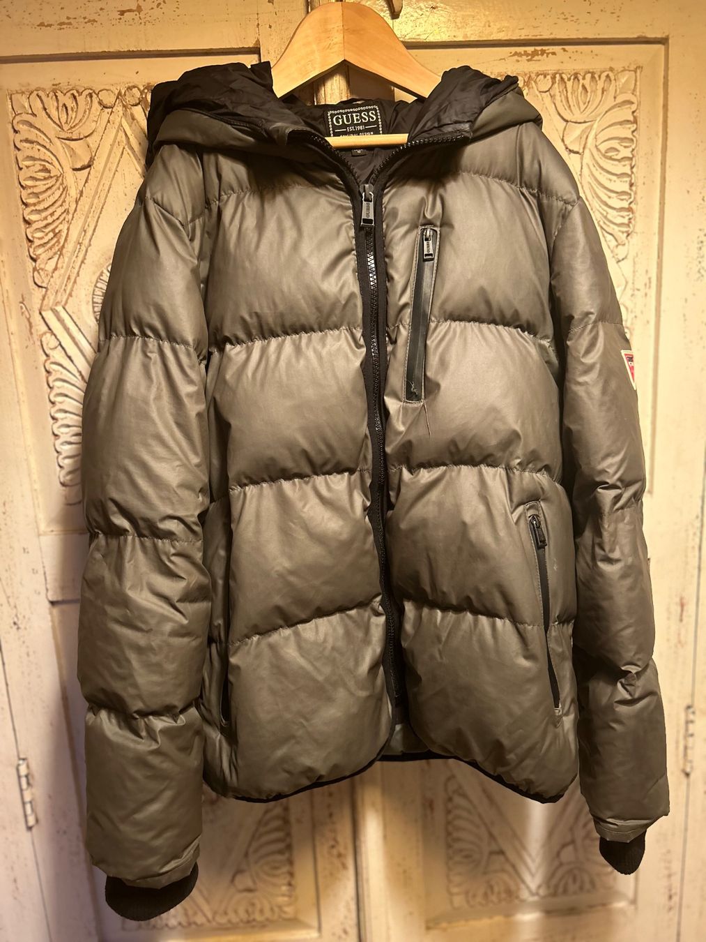 Guess Vestes & Manteaux: Doudoune – D'occasion à Genève par rescateCH