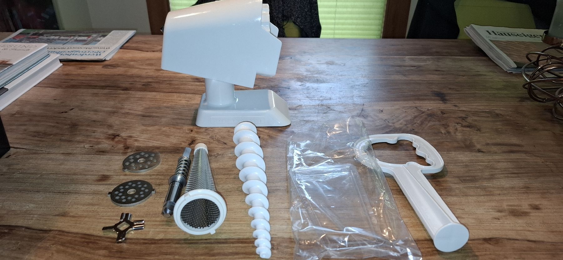 Kitchenaid Küchengeräte: KitchenAid Fleischwolf-Aufsatz, neuwertig! – Neu und originalverpackt aus Sennwald von bansiner 1