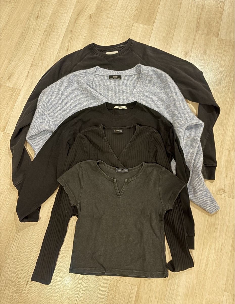 Tops: 5 Tops Grösse S – D'occasion à Gossau SG par sve_99rn
