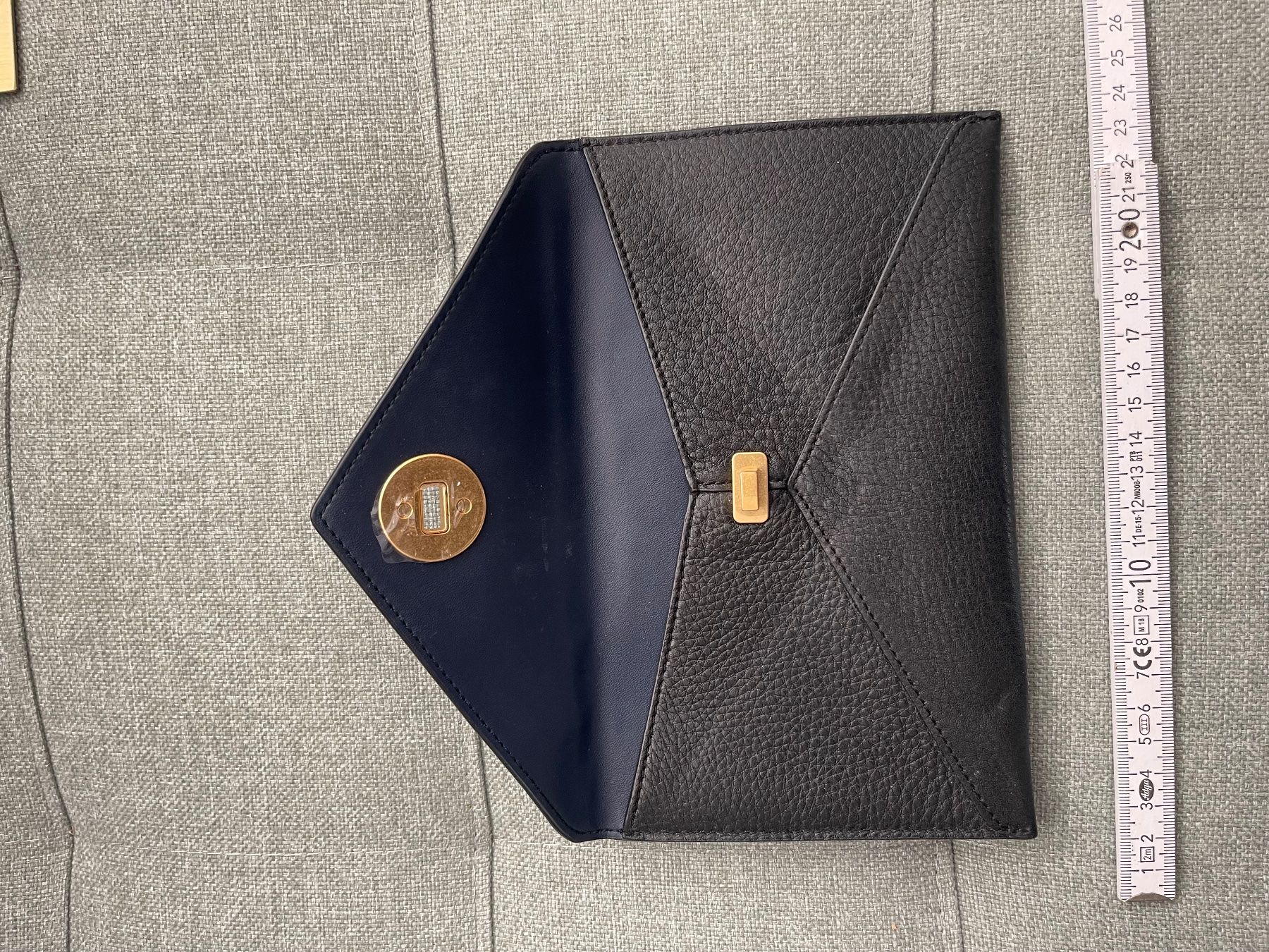 Tory Burch Sacs femmes: Tory Burch Clutch, Leder, Schwarz – D'occasion à Cham par pri_9ktk 3
