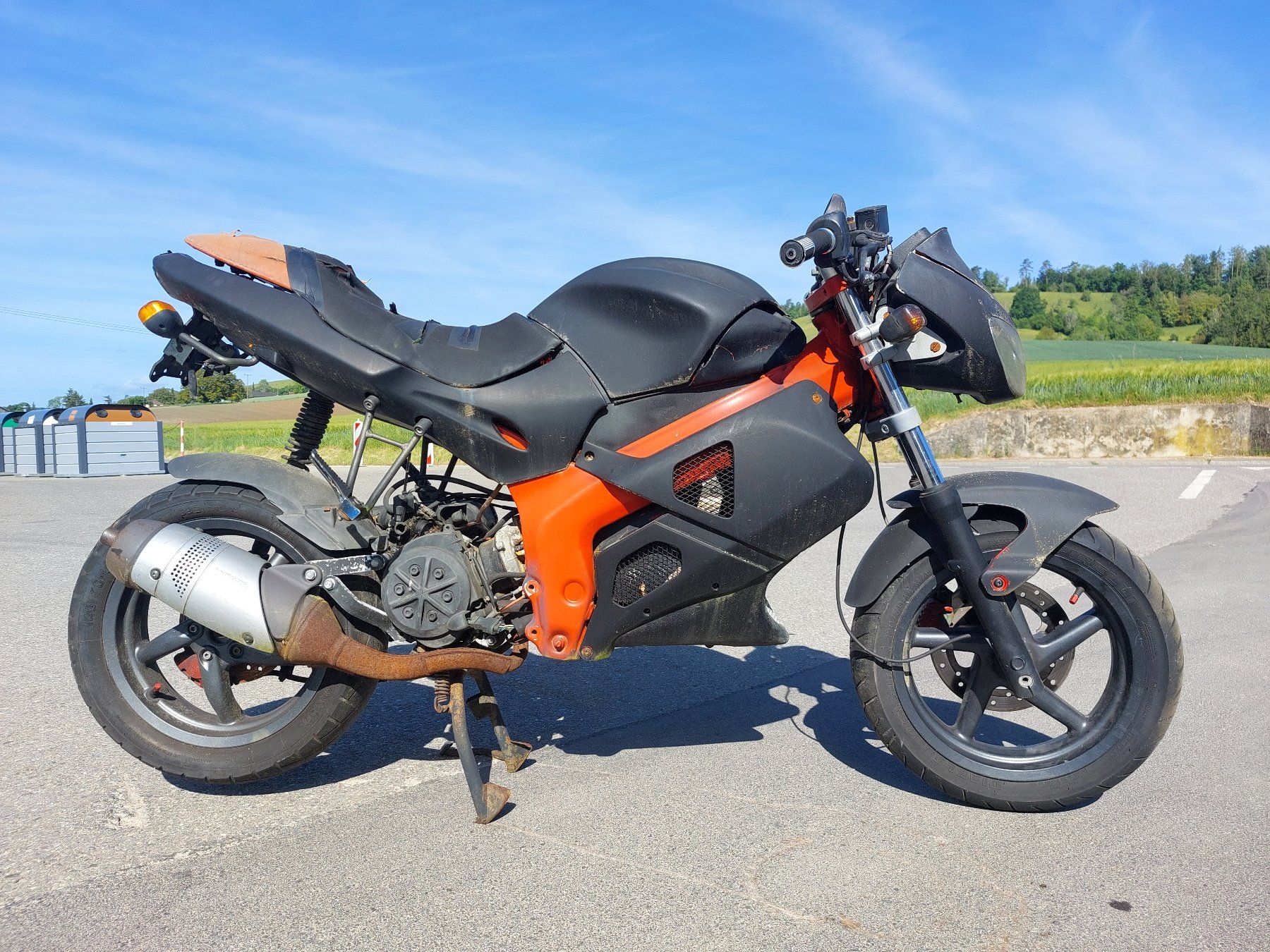 Gilera Scooter: Gilera DNA 50 Roller Scooter Motorrad Export ab 1 Fr.- – Difettoso da Schleitheim venduto da ZieglerMotoRecycling 3