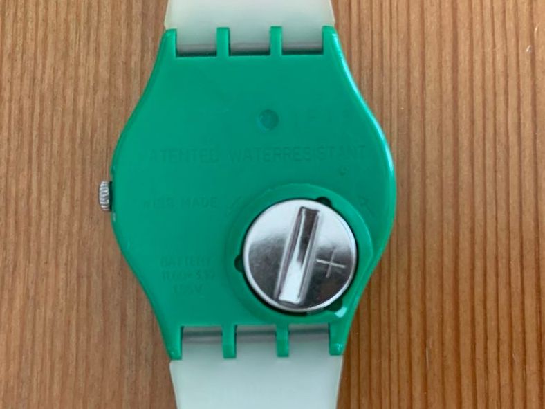 Swatch Montres: Swatch hellgrün/farbig (ohne Batterie) – D'occasion à Zürich par Mar_Ger 5