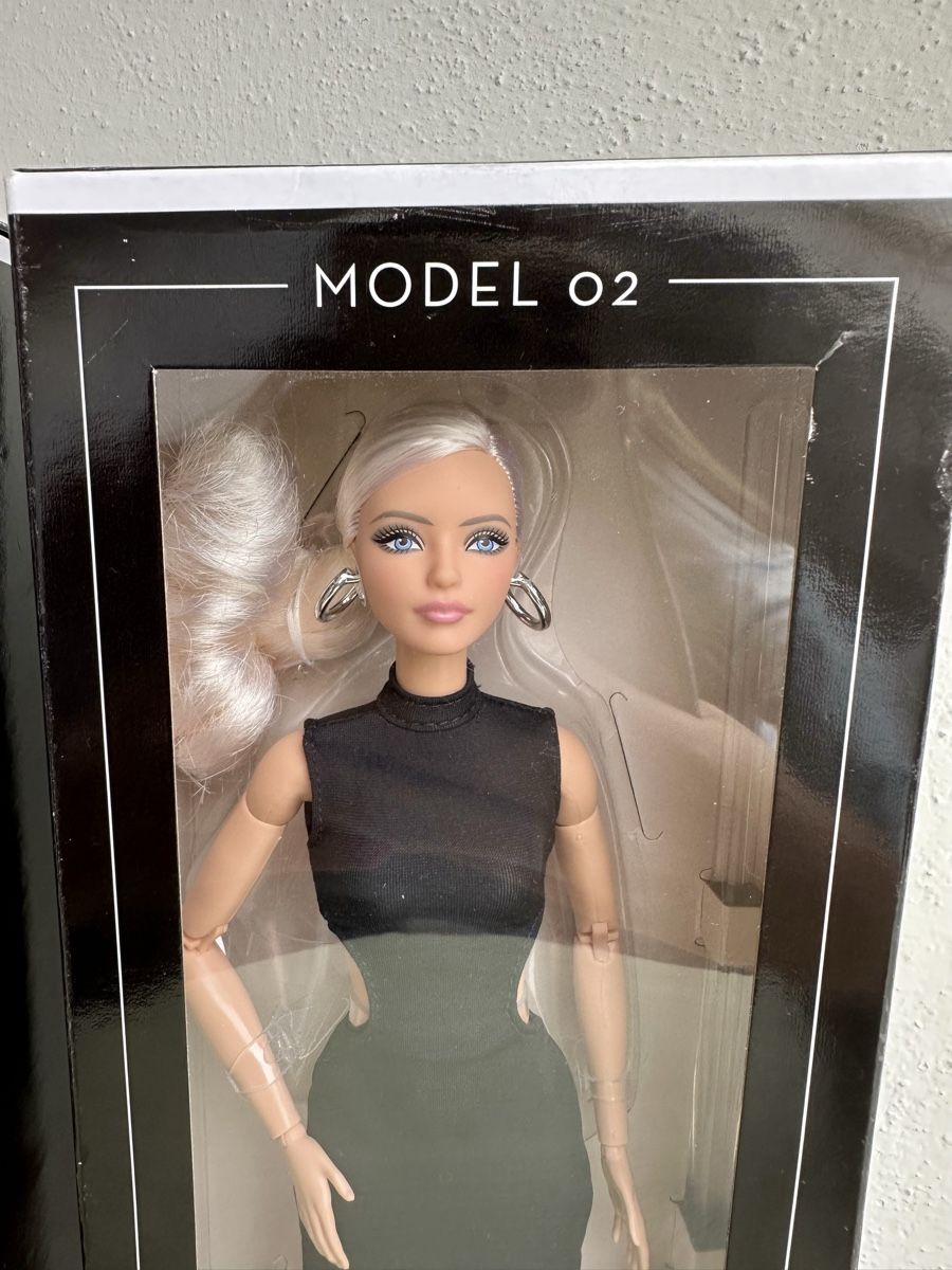 Bambole: 2 Barbie Basics – Nuovo e nell'imballaggio originale da Zürich venduto da Kat_5557 6