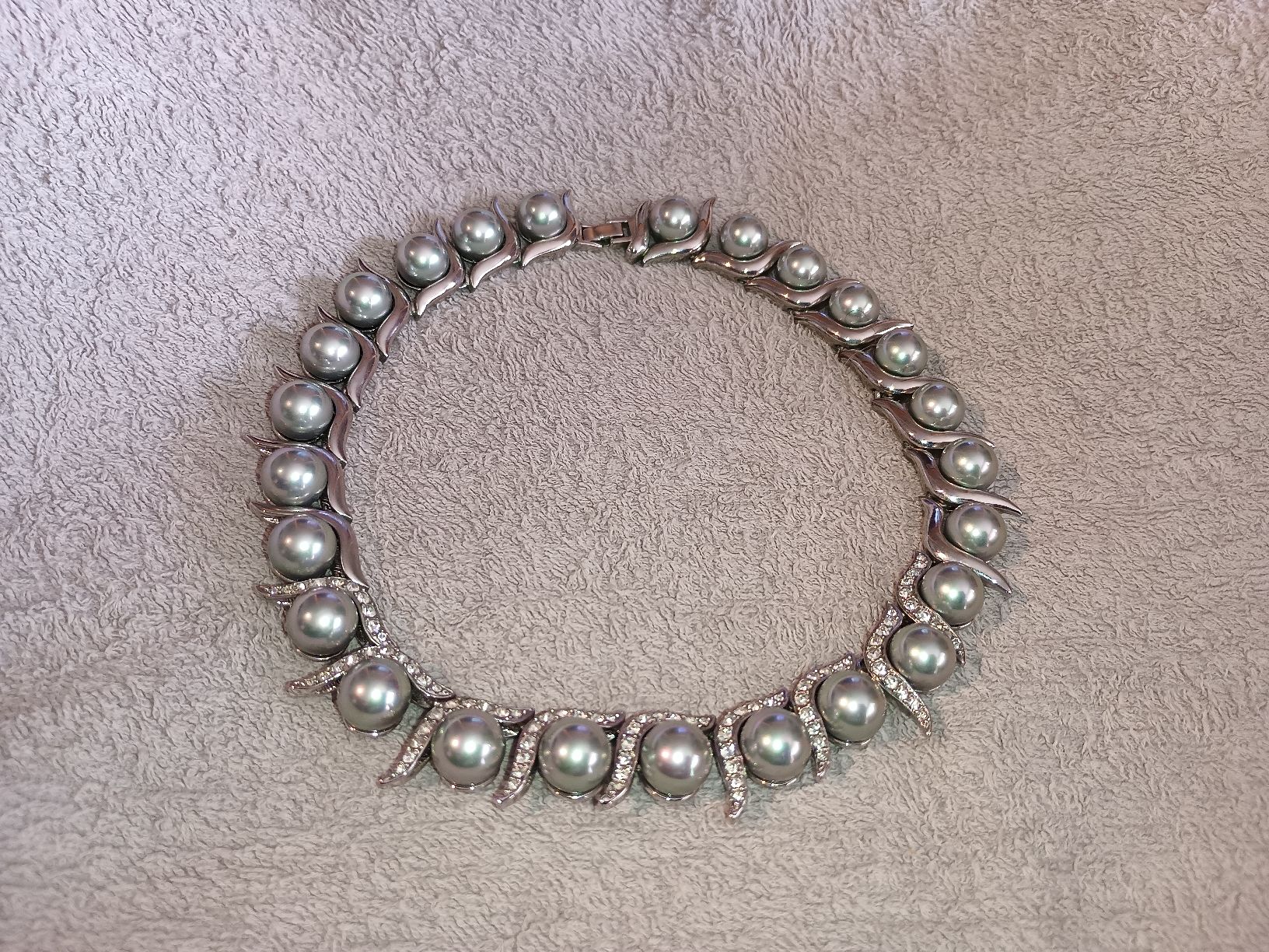Ketten: Elegantes Collier – Neu und originalverpackt aus Zürich von Mitzi6 3
