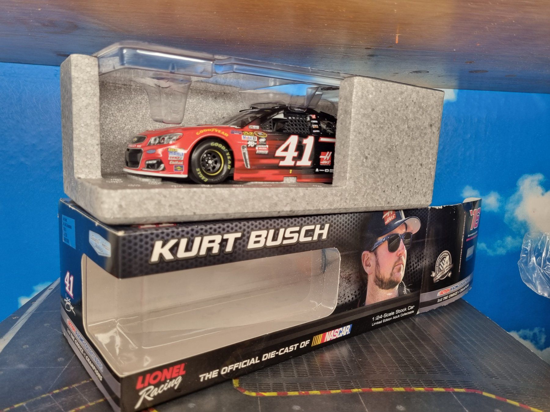 Modellini d'auto: Kurt Busch #41 State Water Heaters 2015 SS 1:24 scale – Nuovo e nell'imballaggio originale da Männedorf venduto da Spezial-Modelle