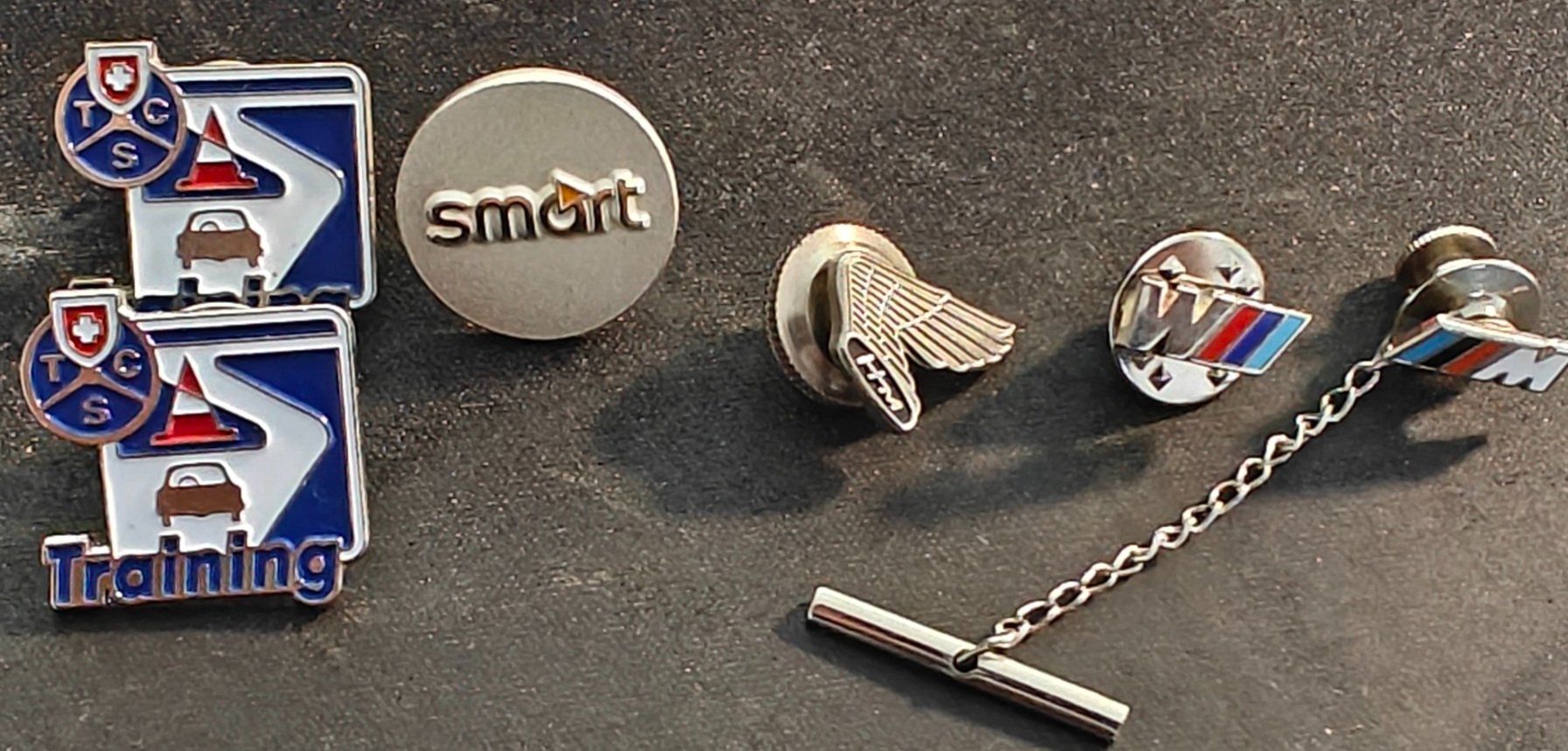 Placchette & Badge: Pins divers – Usato da Perrefitte venduto da rog_x8kc