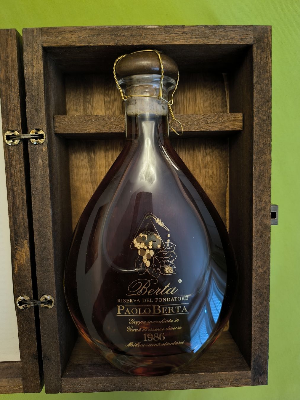 Berta Bevande alcoliche: Paolo Berta Grappa 1986 mit OHK – Nuovo e nell'imballaggio originale da Zürich venduto da Samba66 1