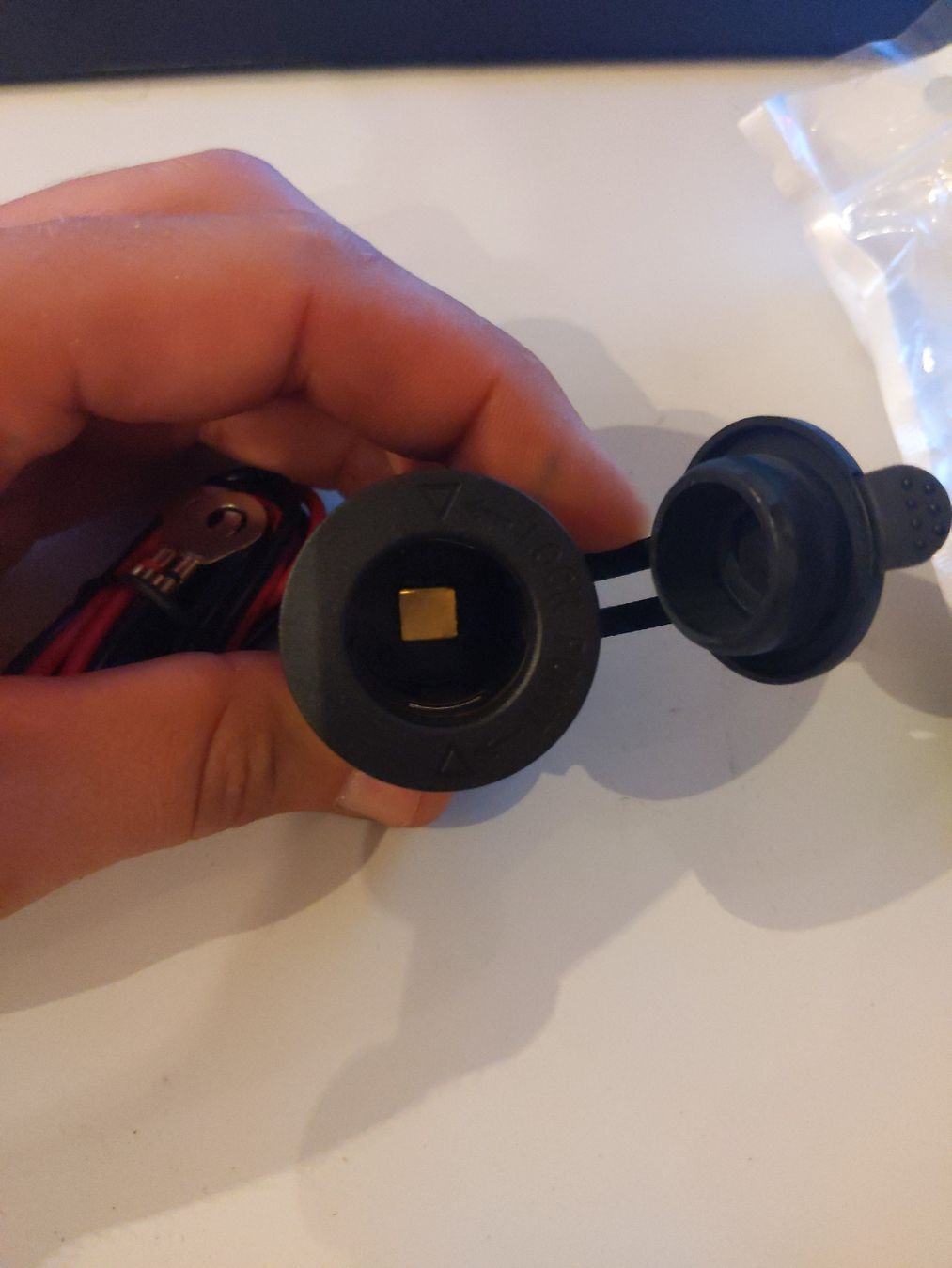Tutti pezzi di ricambio auto: allume-cigare 12 24 volts – Nuovo e nell'imballaggio originale da WINTERTHUR venduto da judas19 2