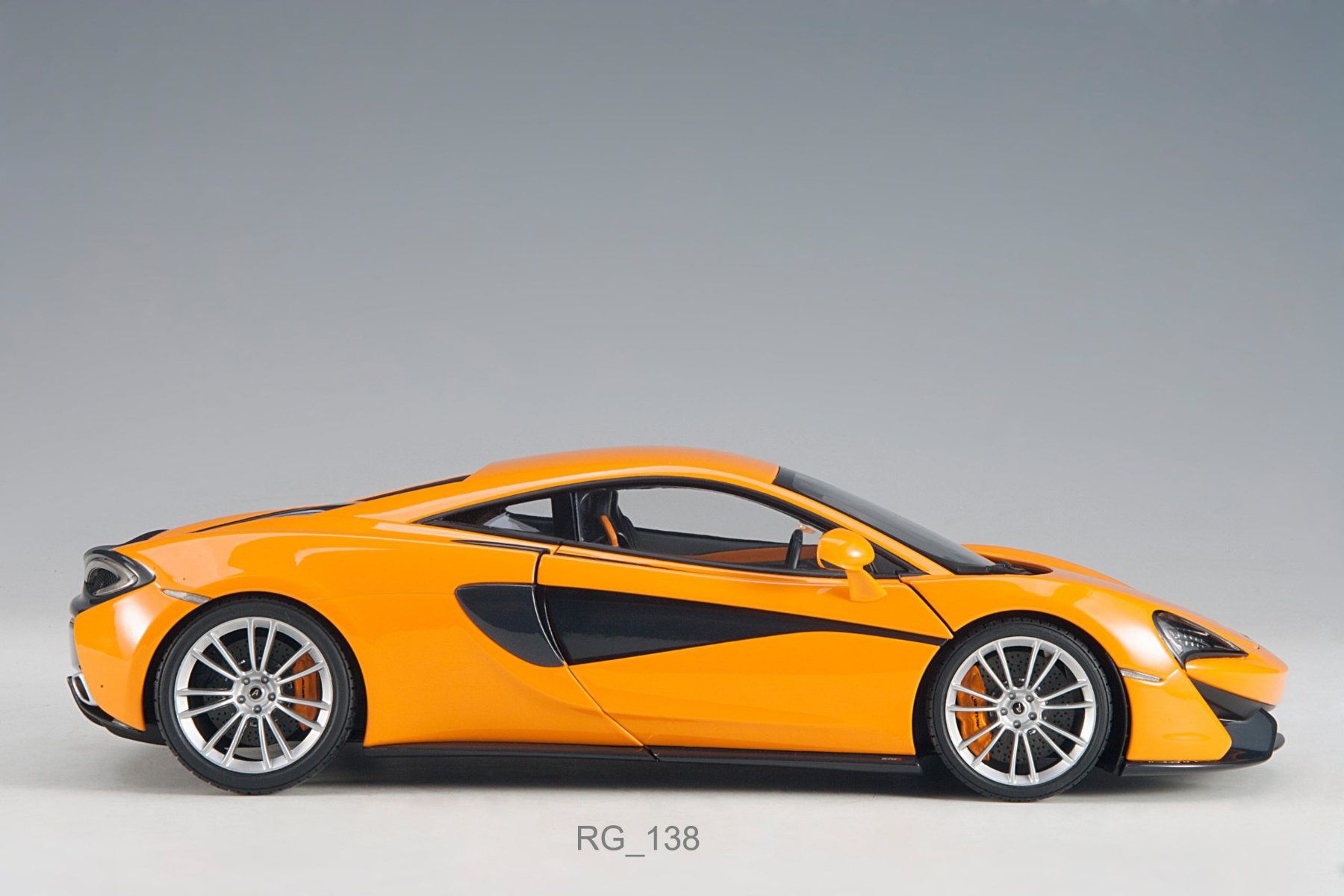 Autoart Modellautos: MCLaren 570S 1:18 – Neu und originalverpackt aus Ulisbach von mironebraska 3
