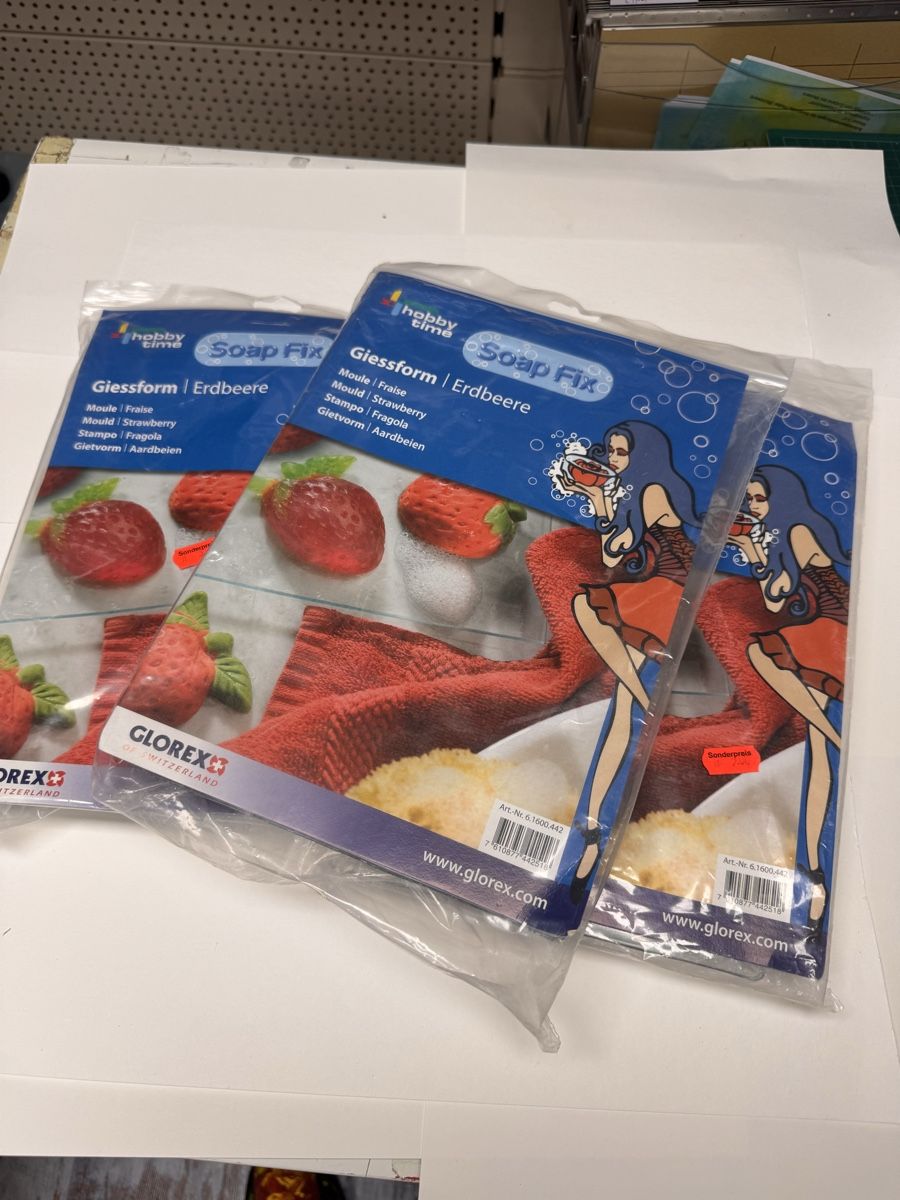 Glorex Kit bricolage: Giessform Erdbeere 3 Stk neu – Nuovo e nell'imballaggio originale da Steinhausen venduto da Schuwies